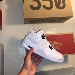 Jordan 4 purple metallic